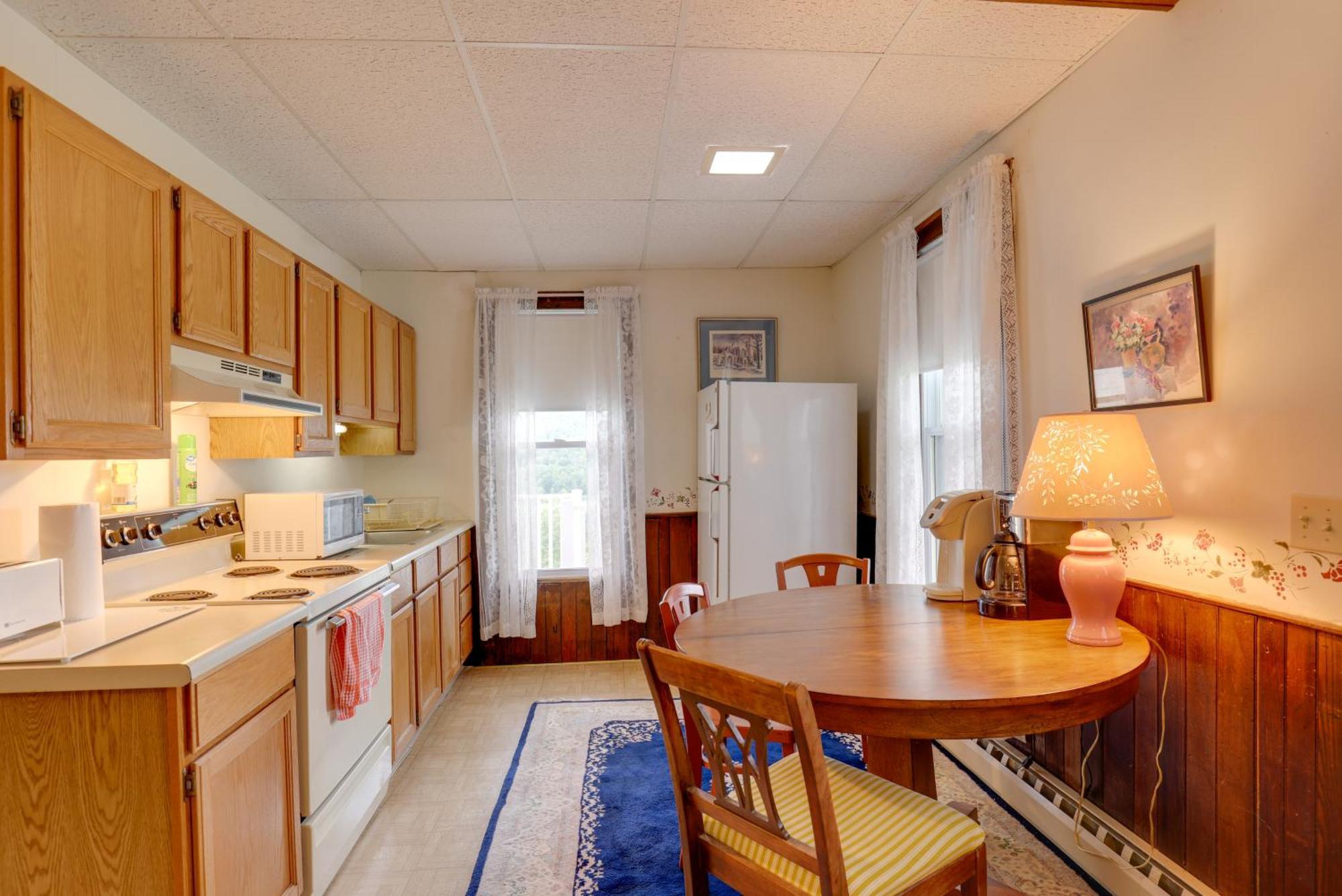 Lawrenceville Apartment With Deck Near Gaming Lands! 외부 사진