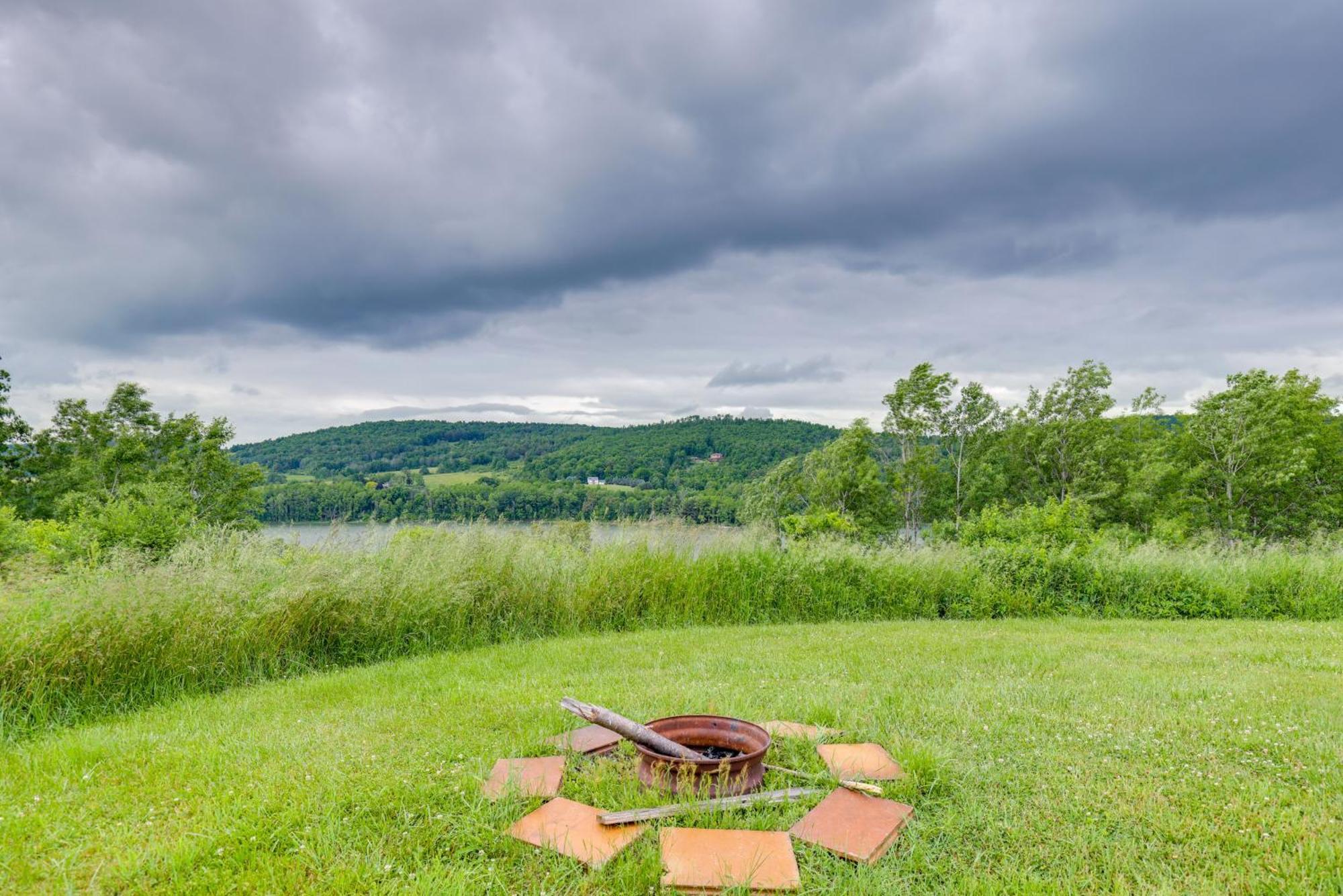 Lawrenceville Apartment With Deck Near Gaming Lands! 외부 사진