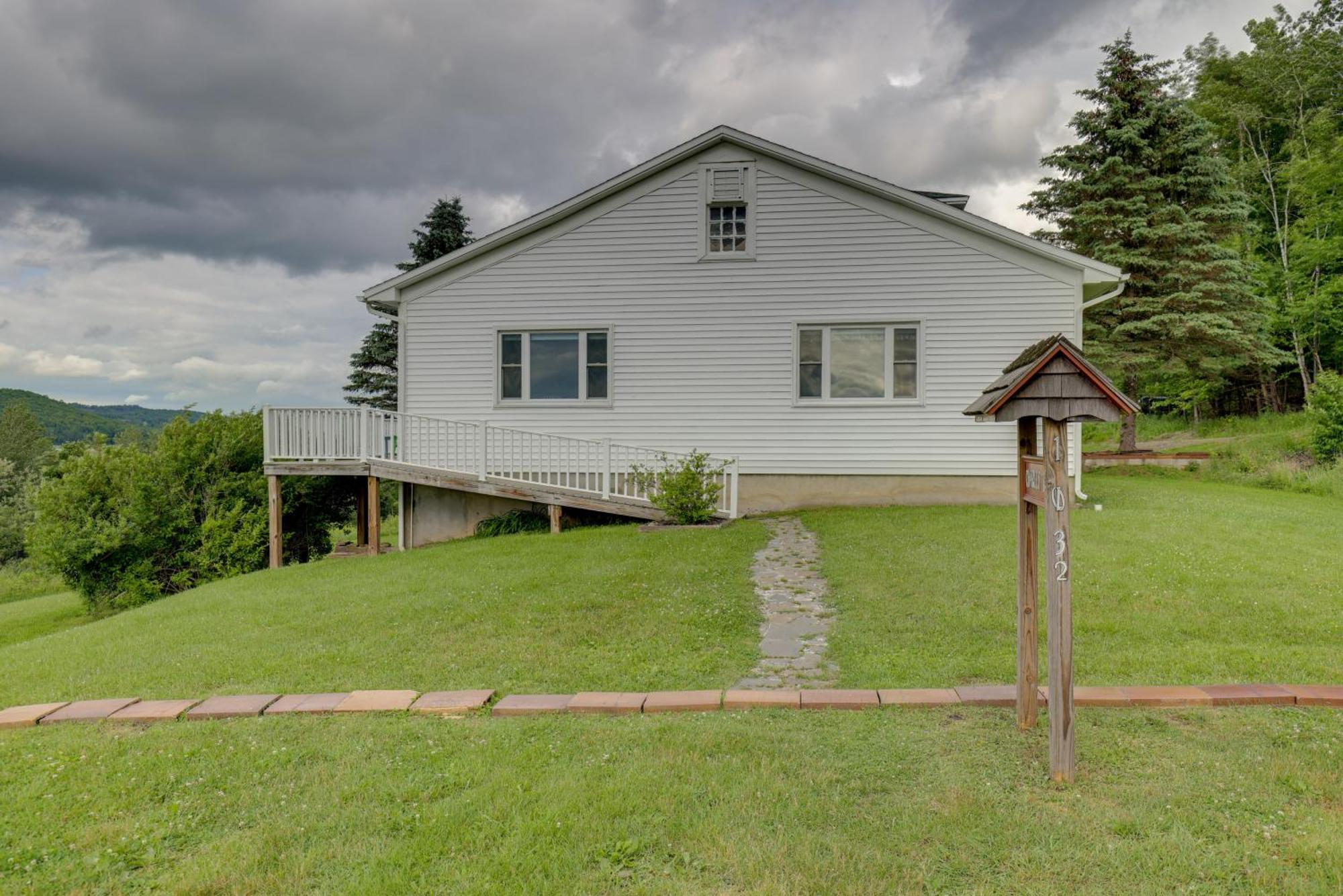 Lawrenceville Apartment With Deck Near Gaming Lands! 외부 사진